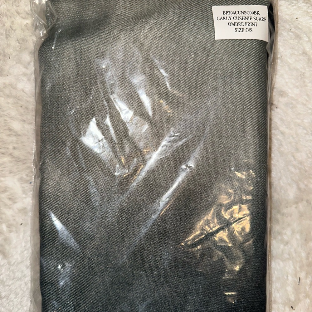 CUSHNIE scarf.